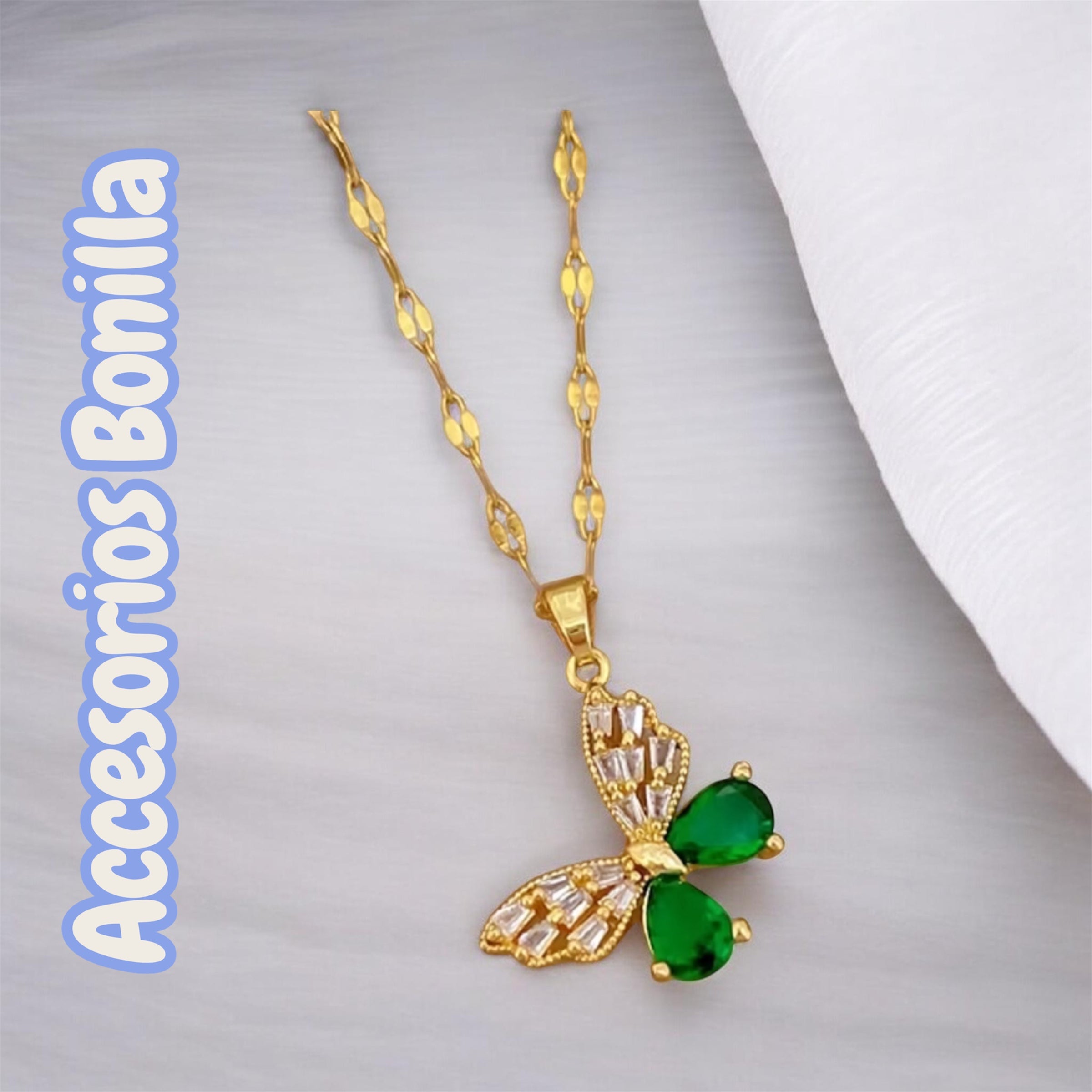 Mariposa colgante y aretes